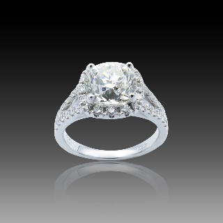 Solitaire Diamant taille Coussin de 2.47 Cts J-VS1. Or gris 18k  .Taille 52-53.