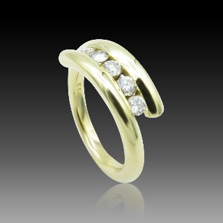 Bague en Or jaune 18 Cts avec 0.40 Ct de diamants taille brillant G-VS. 