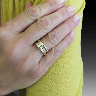 Bague en Or jaune 18 Cts avec 0.40 Ct de diamants taille brillant G-VS. 