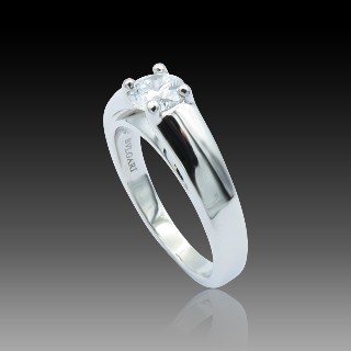 Bague solitaire Bulgari platine de 2006 Diamant 0.41 Ct D/VVS2 GIA. Taille 49