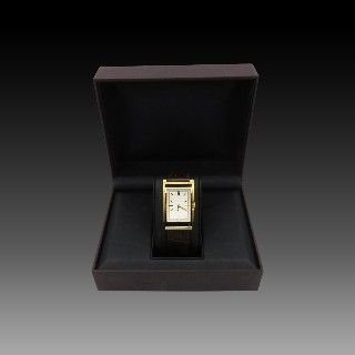 Montre Dunhill Homme rectangulaire en Or jaune 18 Cts. Quartz.