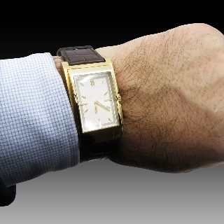 Montre Dunhill Homme rectangulaire en Or jaune 18 Cts. Quartz.