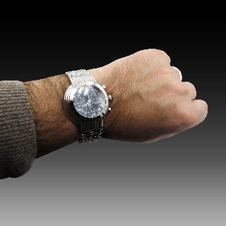 Montre Boucheron "Solis" XL Chrono à quartz en acier . Montre Boucheron "Solis" XL Chrono à quartz en acier .