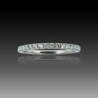 Alliance "De Beers" Platine " Classic demi pavée" avec 0.22 Cts Diamants. Taille 49