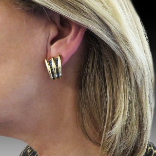 Boucles d'oreilles Clips Or jaune 18k Massif et Saphirs Calibrés Boucles d'oreilles Clips Or jaune 18k Massif et Saphirs Calibrés