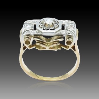 Bague Tank vintage vers 1940 en Or 18K et Platine avec roses de Diamant Bague Tank vintage vers 1940 en Or 18K et Platine avec roses de Diamant