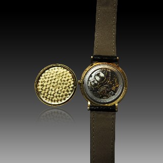 Montre Piaget Mixte Extraplate en Or jaune 18k Vers 1965. Mécanique . Montre Piaget Mixte Extraplate en Or jaune 18k Vers 1965. Mécanique .